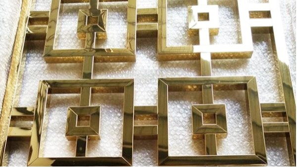 來(lái)看看鏡面不銹鋼屏風(fēng)有多美！